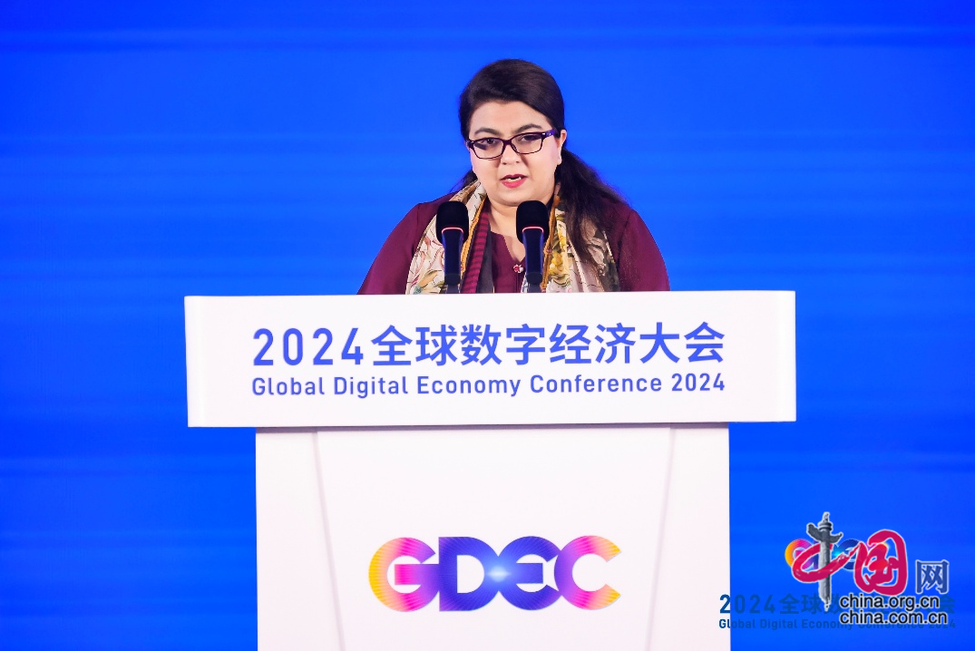 巴基斯坦信息技术和通信部部长莎萨·法蒂玛·赫瓦贾 接受中国网记者专访（中国网记者李颖 摄）