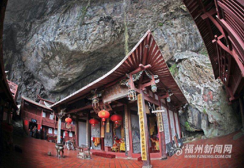 探访永泰奇绝古刹方广岩寺 建于悬崖绝壁岩洞内